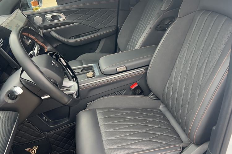 Used NETA L 2024 Extended-Range 310 Flash-Charge Red Edition