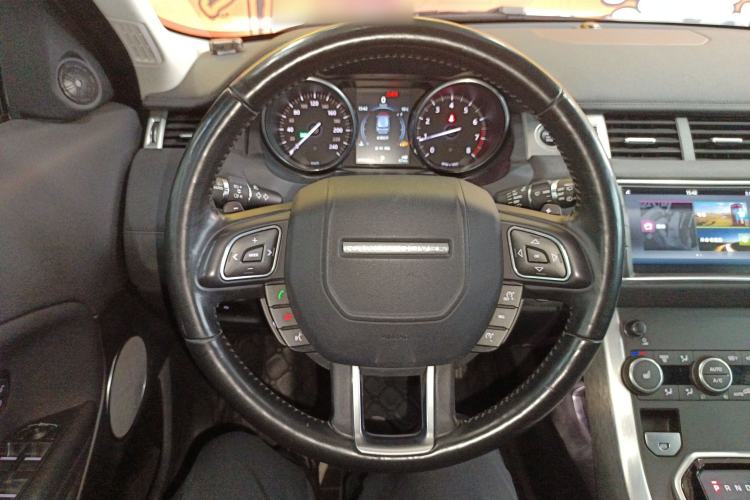 Used Land Rover Range Evoque 2017 2.0T SE Smart Glow Edition Steering Wheel