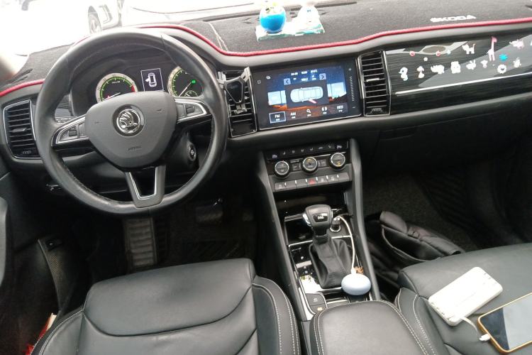 Used Skoda Kodiaq 2018 Facelifted TSI330 5-Seater Two-Wheel-Drive Luxury Enjoyment Edition Center Console