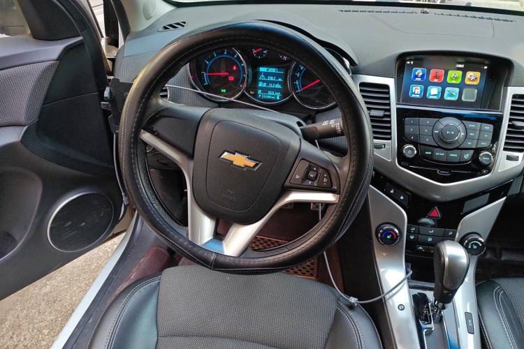 Used Chevrolet Cruze 2013 Hatchback 1.6T Automatic Flagship Model