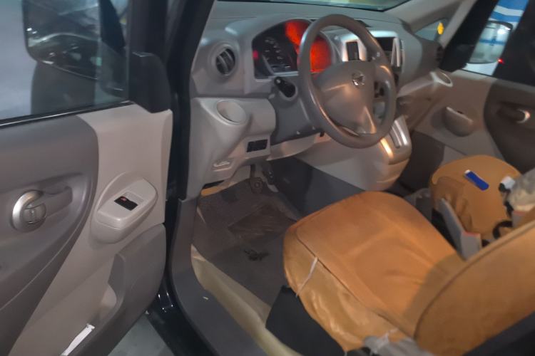 Used Nissan NV200 2014 1.6L CVT Luxury Model China IV Standard