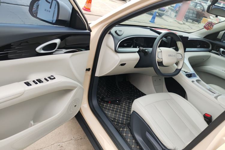 Used Geely Galaxy Geome 2025 410 km Free Version