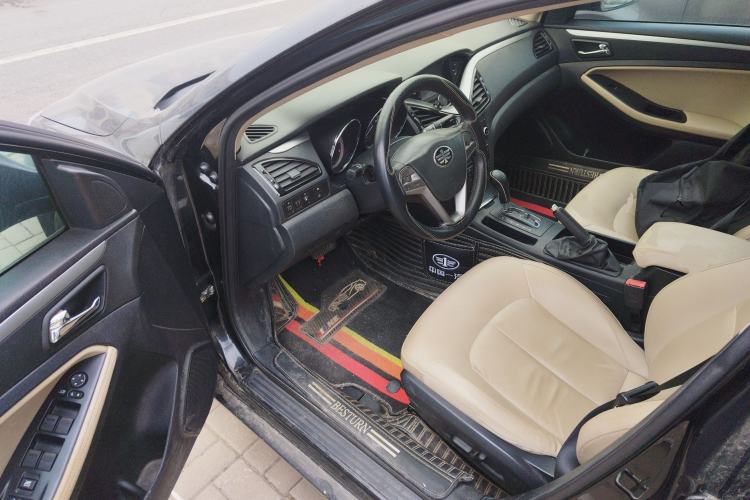 Used Bestune B70 2014 2.0L automatic luxury version Driver Seat