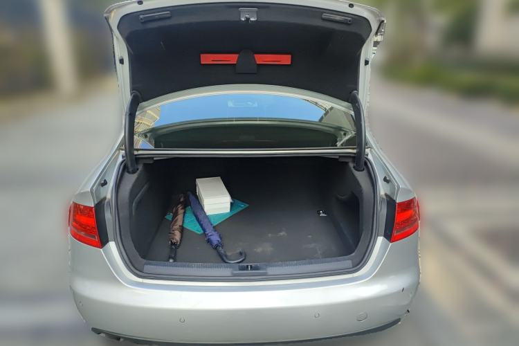 Used Audi A4L 2011 2.0 TFSI Comfort Model
