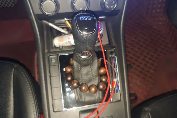 Used Skoda Superb 2016 TSI280 DSG Advanced Edition Gear Lever