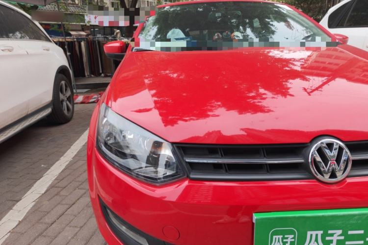 Used Volkswagen Polo 2011 1.6L Automatic ZhiShang Version Right Front Headlight