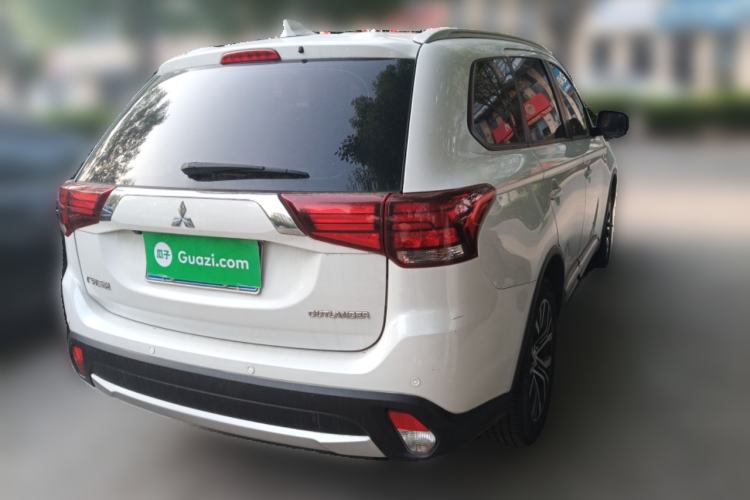 Used Mitsubishi Outlander 2017 2.0L Two-Wheel Drive Glory Edition 5 Seats