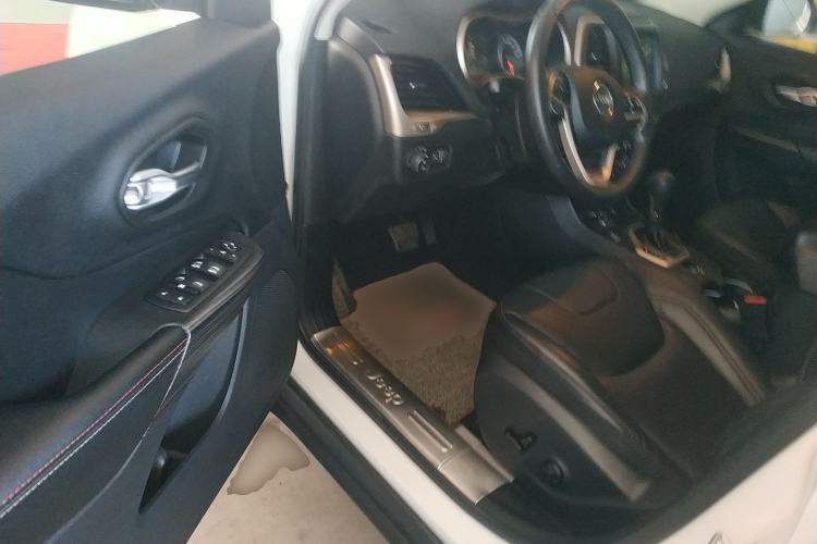 Used Jeep Cherokee 2016 2.4L 75th Anniversary Edition Driver Seat