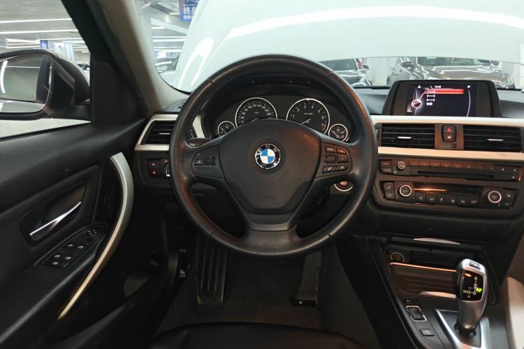 Used BMW 3 Series 2015 320i Luxury Line Stylish Edition
