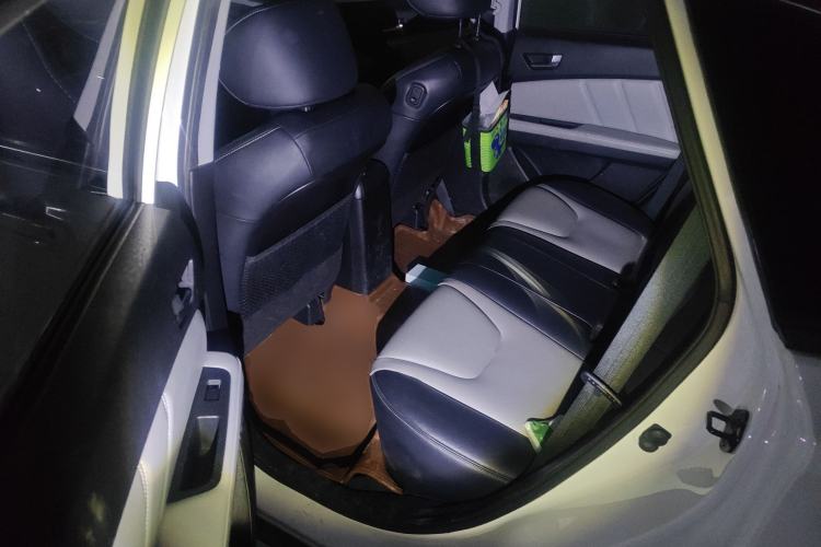 Used Luxgen U6 SUV 2014 1.8T Fashion Edition Left Rear Seat