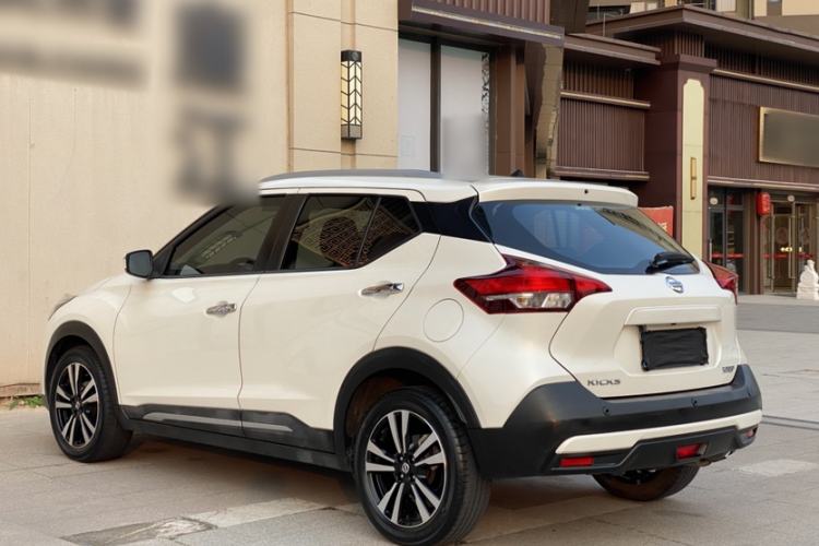 Used Nissan Kicks 2020 1.5L XV CVT Smart Connect Luxury Edition Exterior 3