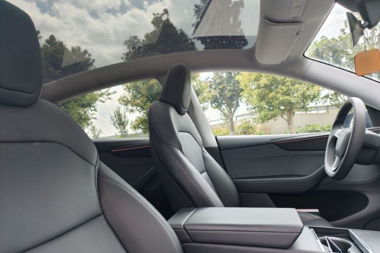 Used Tesla Model Y 2025 Rear-Wheel-Drive Version