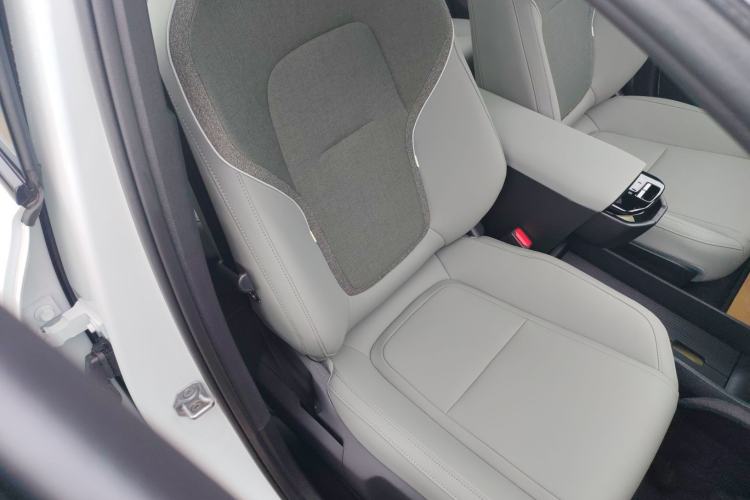 Used Volvo EX30 2025 Rear-Drive Long-Range Version Ultra
