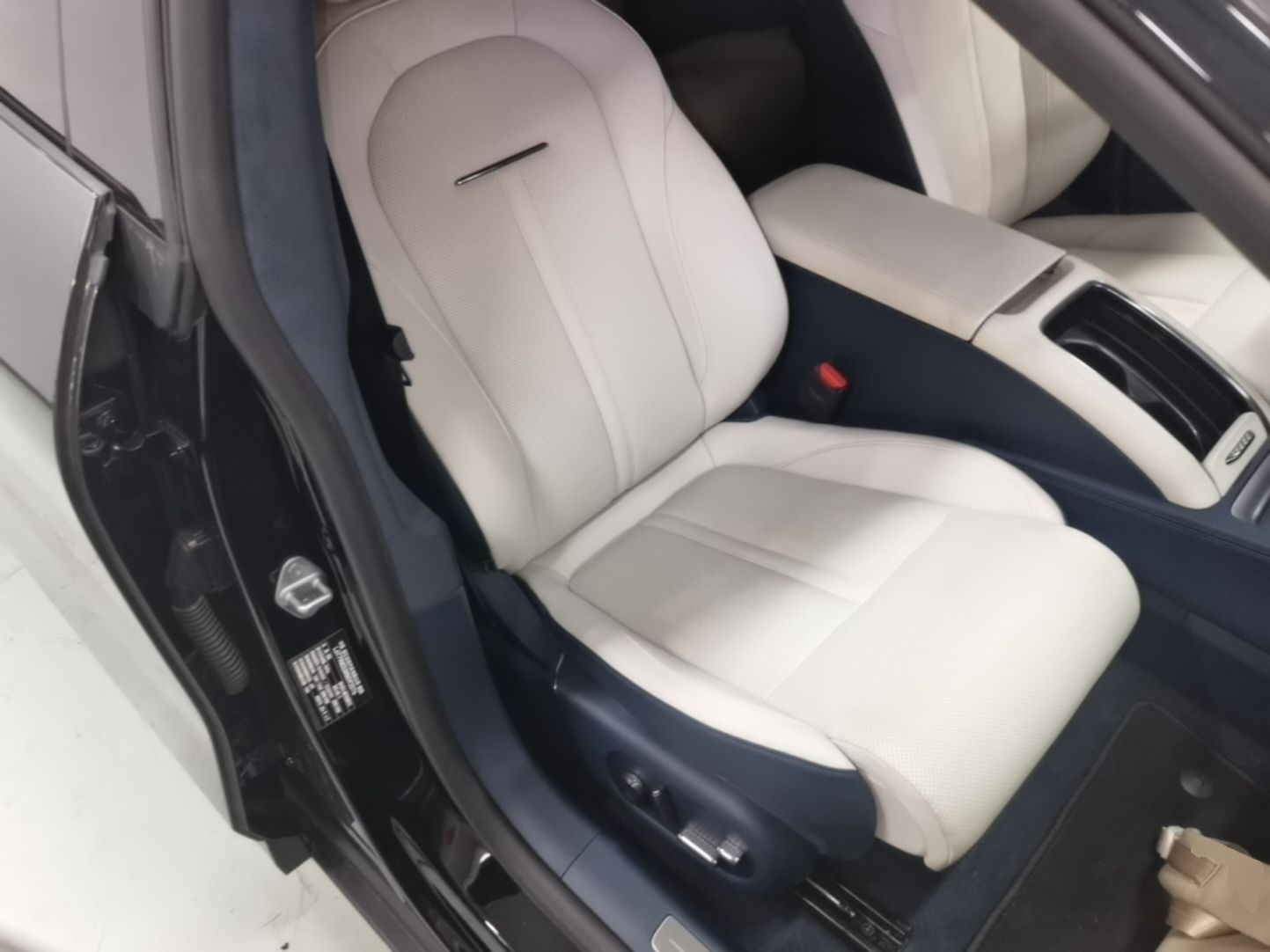 Zeekr 007 2025 Long-Range All-Wheel-Drive Intelligent Driving Version 100 kWh — снимка 19
