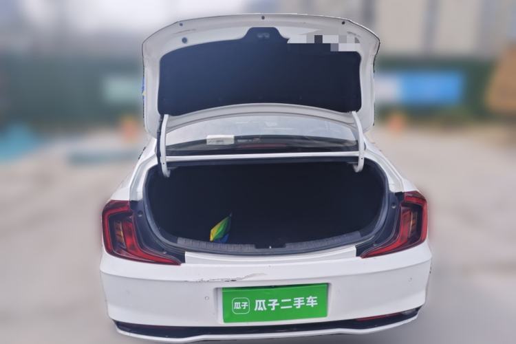 Used Hyundai Mistra 2021 1.8L CVT LUX Premium Edition Trunk