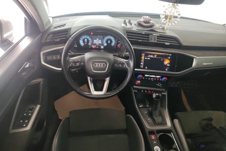Used Audi Q3 2021 35 TFSI Progressive Dynamic Edition Steering Wheel