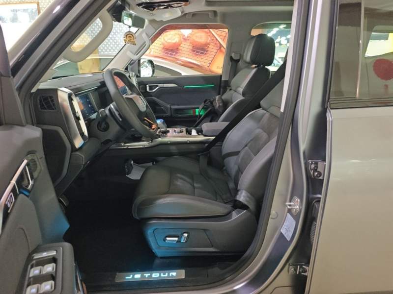 Used JETOUR Traveler 2023 2.0T Four-Wheel Drive Conqueror — 14