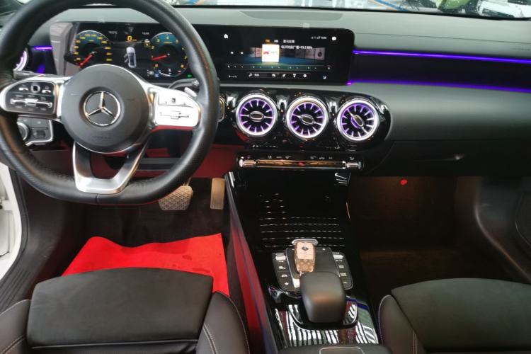 Used Mercedes-Benz A-Class 2022 Revised Version A 200 L Sport Sedan Fashionable Style
