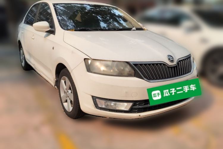 Used Skoda Rapid 2013 1.6L Automatic Smart Selection Model Front Right 45 Deg