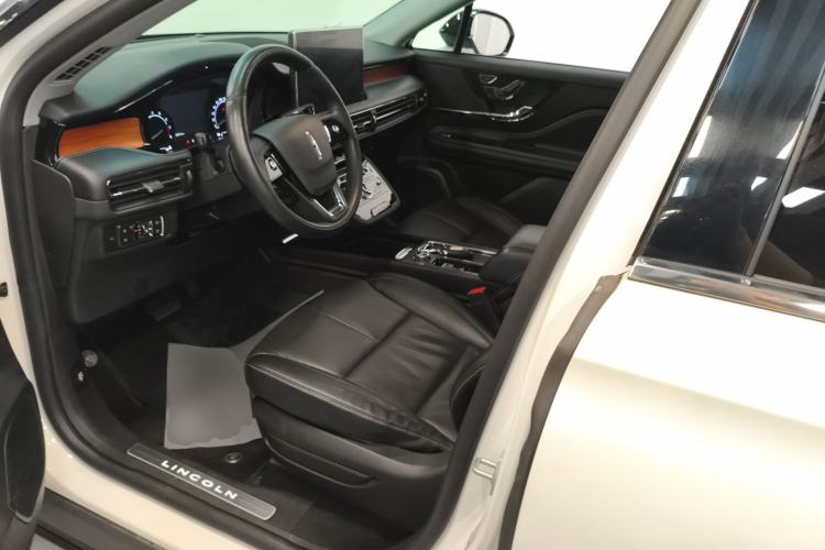 Used Lincoln Corsair 2021 2.0T Two-Wheel-Drive Luxury Edition Left Front Seat