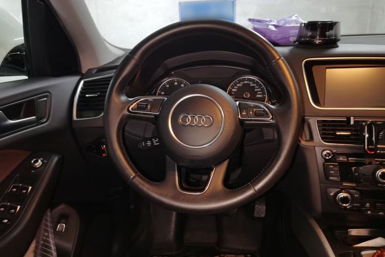 Used Audi Q5 2016 40 TFSI Technology Edition Steering Wheel