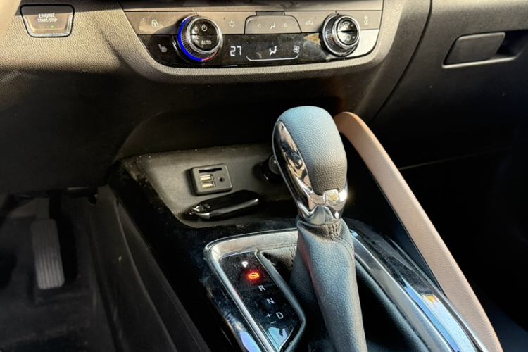 Used Buick GL6 2021 323T Mild Hybrid Connect Prestige Model
