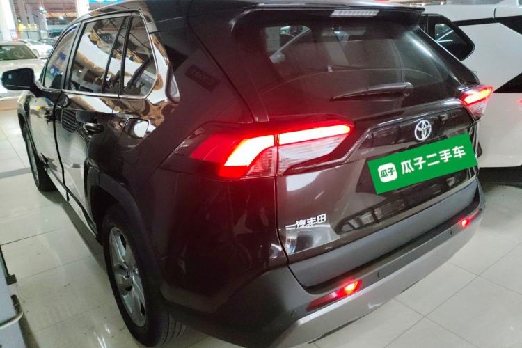 Used Toyota RAV4 2021 2.0L CVT Two-Wheel Drive Fashion Edition
