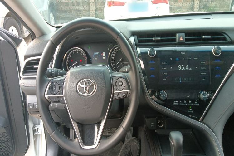 Used Toyota Camry 2019 Revised Version 2.5G Luxury Edition Center Console