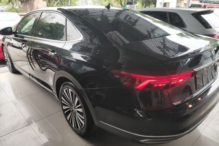 Used Volkswagen Passat 2019 330TSI Luxury Edition China VI Standard
