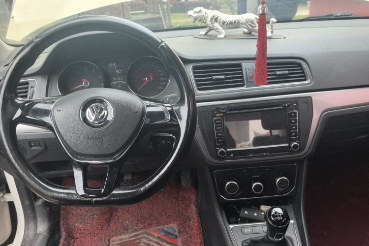 Used Volkswagen Lavida 2015 1.6L Manual Comfort Edition
