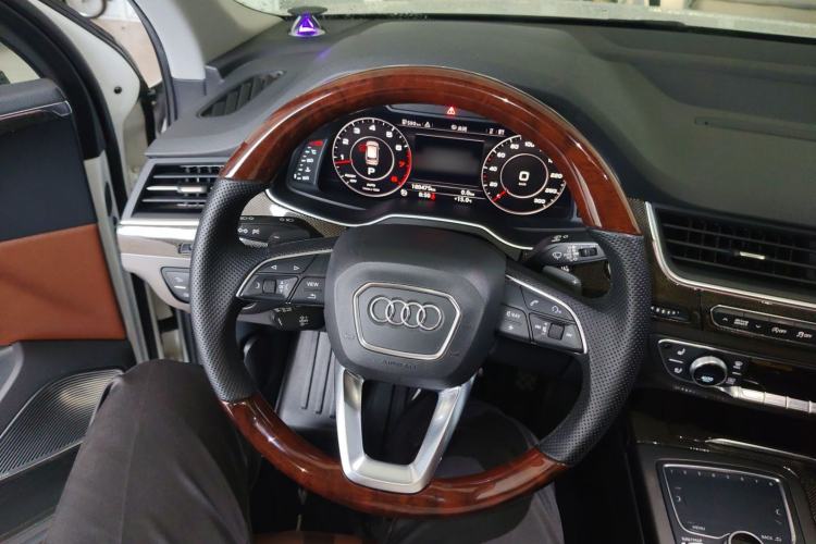 Used Audi Q7 2016 45 TFSI Technology Edition Steering Wheel