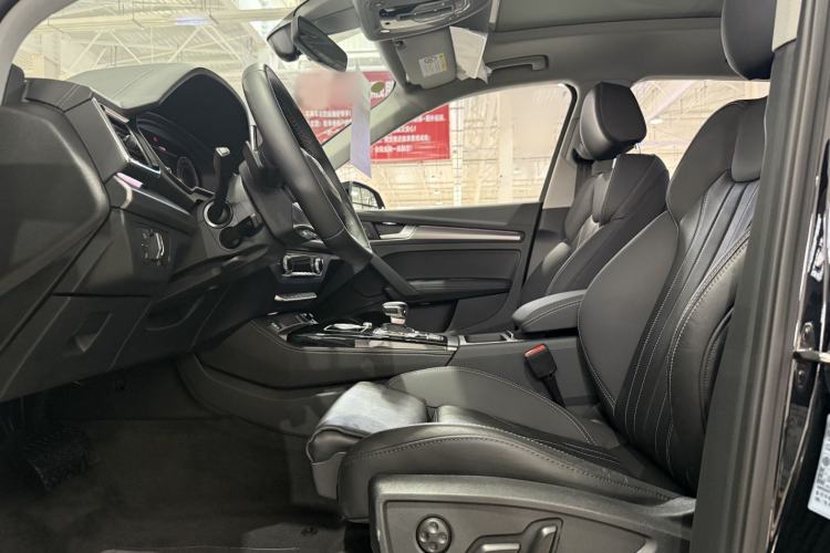 Used Audi Q5L 2022 40T Luxury Dynamic Model Interior 1