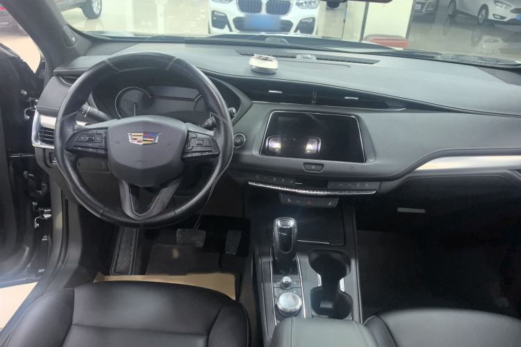 Used Cadillac XT4 2018 28T Two-Wheel Drive Leading Version