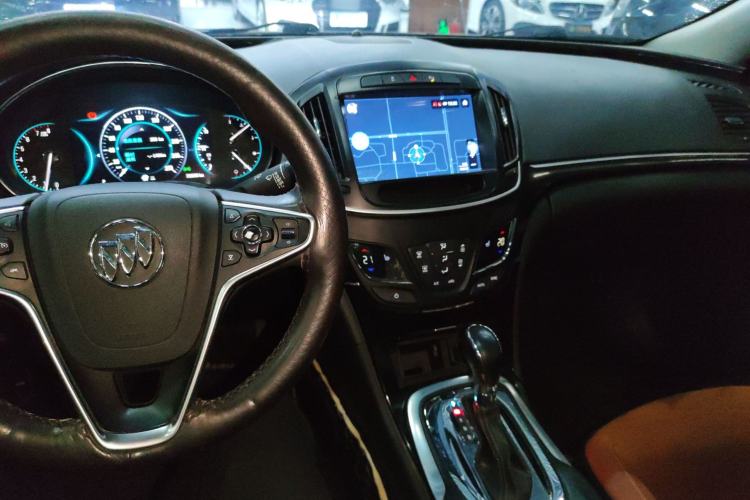 Used Buick Regal 2015 1.6T Elite Tech Model Center Console