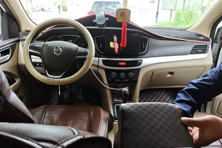 Used Baojun 730 2019 1.5L Manual Value Edition 7 Seats China VI Emission Standard
