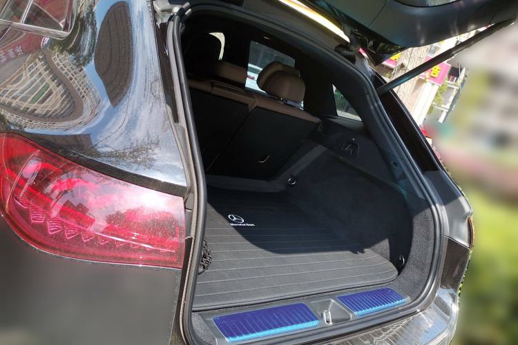 Used Mercedes-Benz EQE SUV 2024 350 4MATIC Luxury Edition Trunk