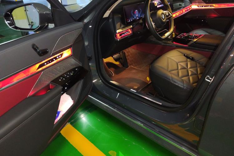 Used BMW 7 Series 2023 735Li Luxury Package
