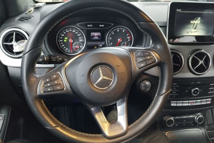 Used Mercedes-Benz B-Class 2017 B 200 Sport Edition Steering Wheel