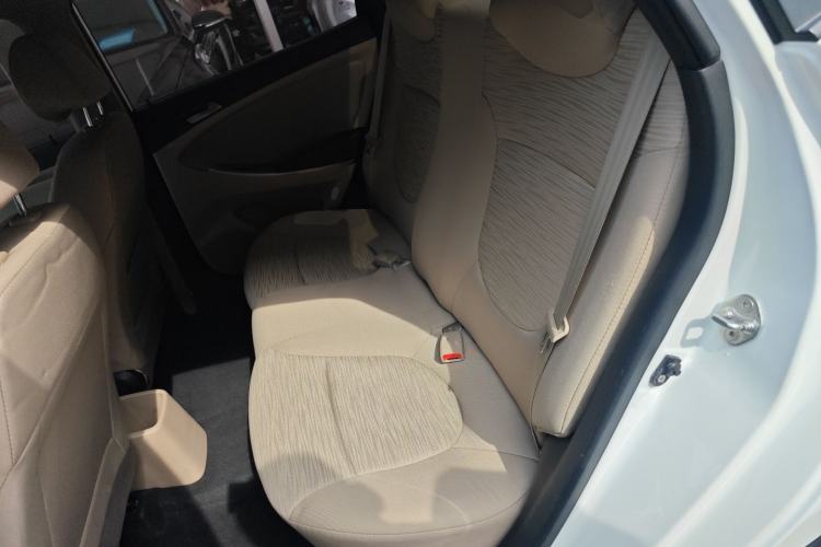 Used Hyundai Verna (older generation) 2014 1.4L Manual Smart GLS Trim Left Rear Seat