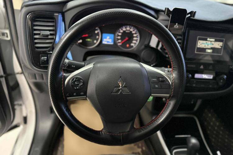 Used Mitsubishi Outlander 2021 Revised Version 2.0L Two-Wheel Drive Comfort Edition 5 Seats
