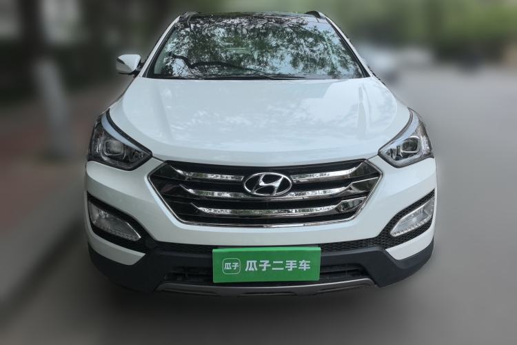 Used Hyundai Santa Fe 2013 2.4L Automatic Two-Wheel Drive Smart Version Front
