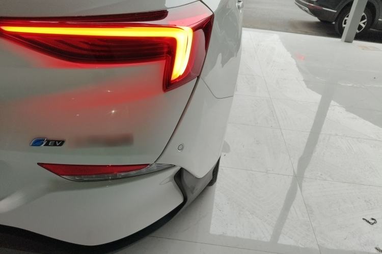 Used Buick Velite 6 2023 430km Range Commuter Version