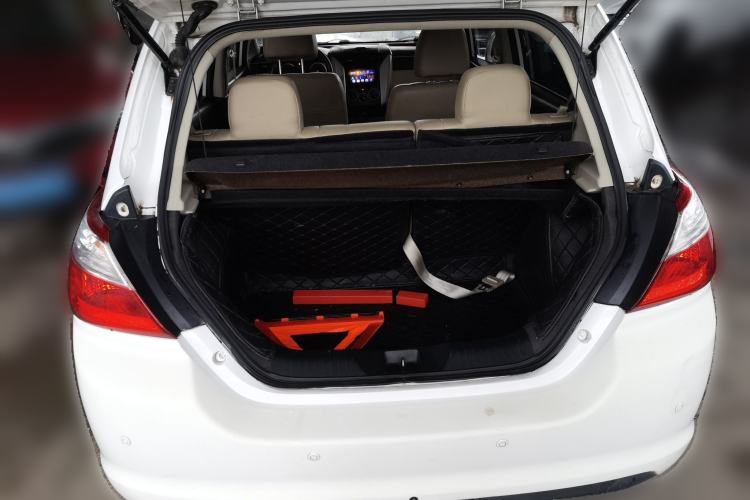 Used Venucia R50 2012 1.6L Automatic Prestige Edition Trunk