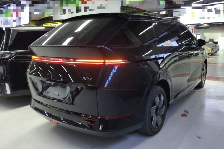 Used XPeng X9 2024 702 Ultra-Long Range Pro Rear Right 45 Deg