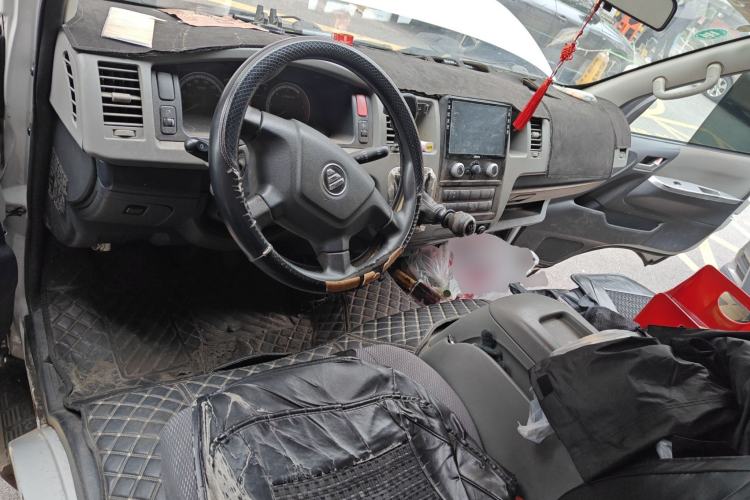 Used Foton Scenic G9 2020 2.8T Diesel Commercial Version Long Wheelbase High Roof 2-Seater Van 4J28TC3