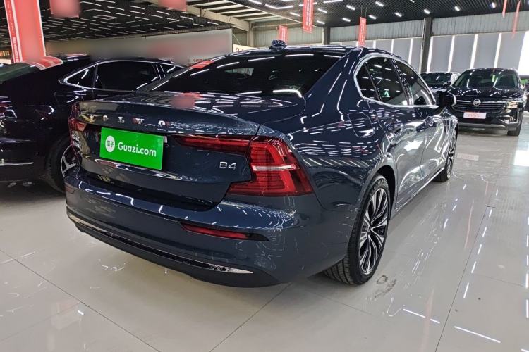 Used Volvo S60 2023 B4 Zhiyuan Luxury Edition
