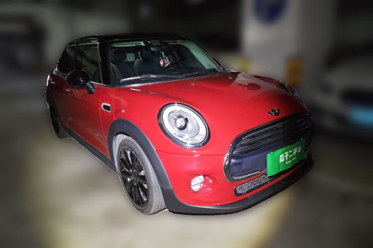 Used MINI 2016 1.5T COOPER Performance Edition 5-door version Front Right 45 Deg