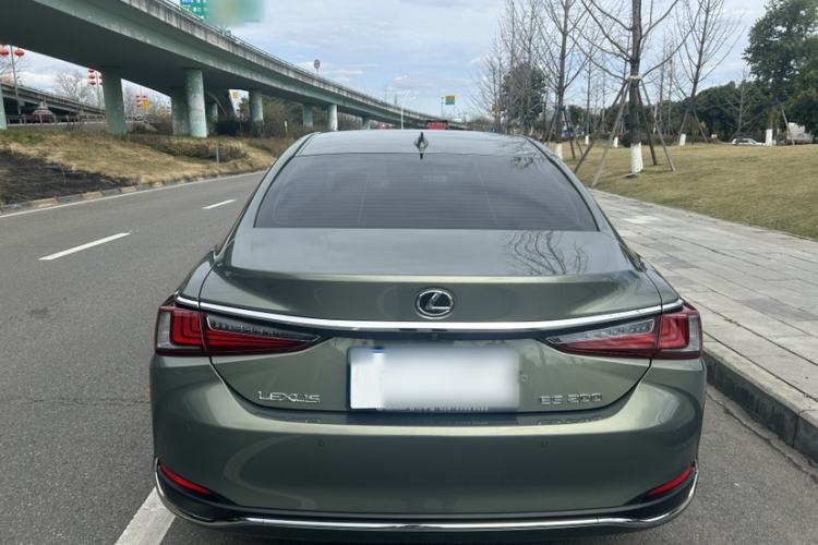 Used Lexus ES 2022 200 Excellence Edition
