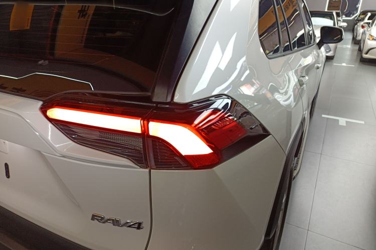 Used Toyota RAV4 2020 2.0L CVT Two-Wheel Drive Fashion Edition