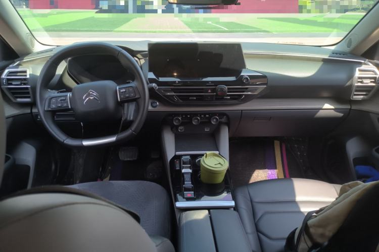 Used Citroen C5 X 2023 1.6T Extraordinary Power Center Console